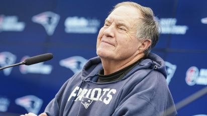 Getty Images - 10 November 2023, Hesse, Frankfurt/Main: American football: NFL, before the game between the New England Patriots and the Indianapolis Colts, DFB Campus, press conference. Bill Belichick, coach of the New England Patriots, answers questions from journalists. Photo: Uwe Anspach/dpa (Photo by Uwe Anspach/picture alliance via Getty Images)