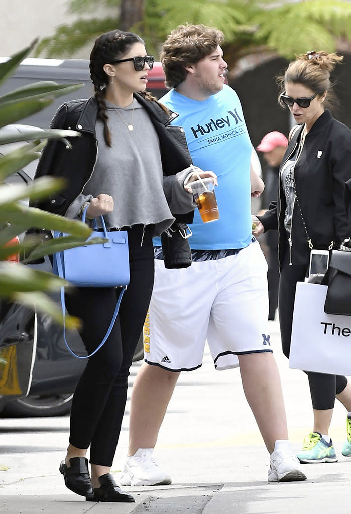 Christopher Schwarzenegger Is Back With Mom Maria Shriver And Sister Katherine In Cali https www yahoo com entertainment christopher schwarzenegger back mom maria shriver sister katherine cali 175804017 html