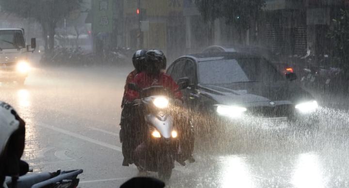 注意雷擊！10縣市大雨特報