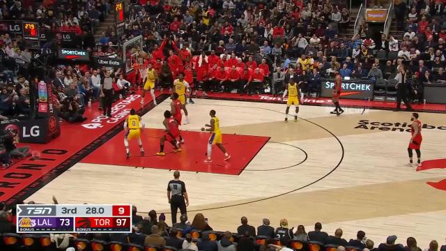 Lonnie Walker IV with a last basket of the period vs the Toronto Raptors