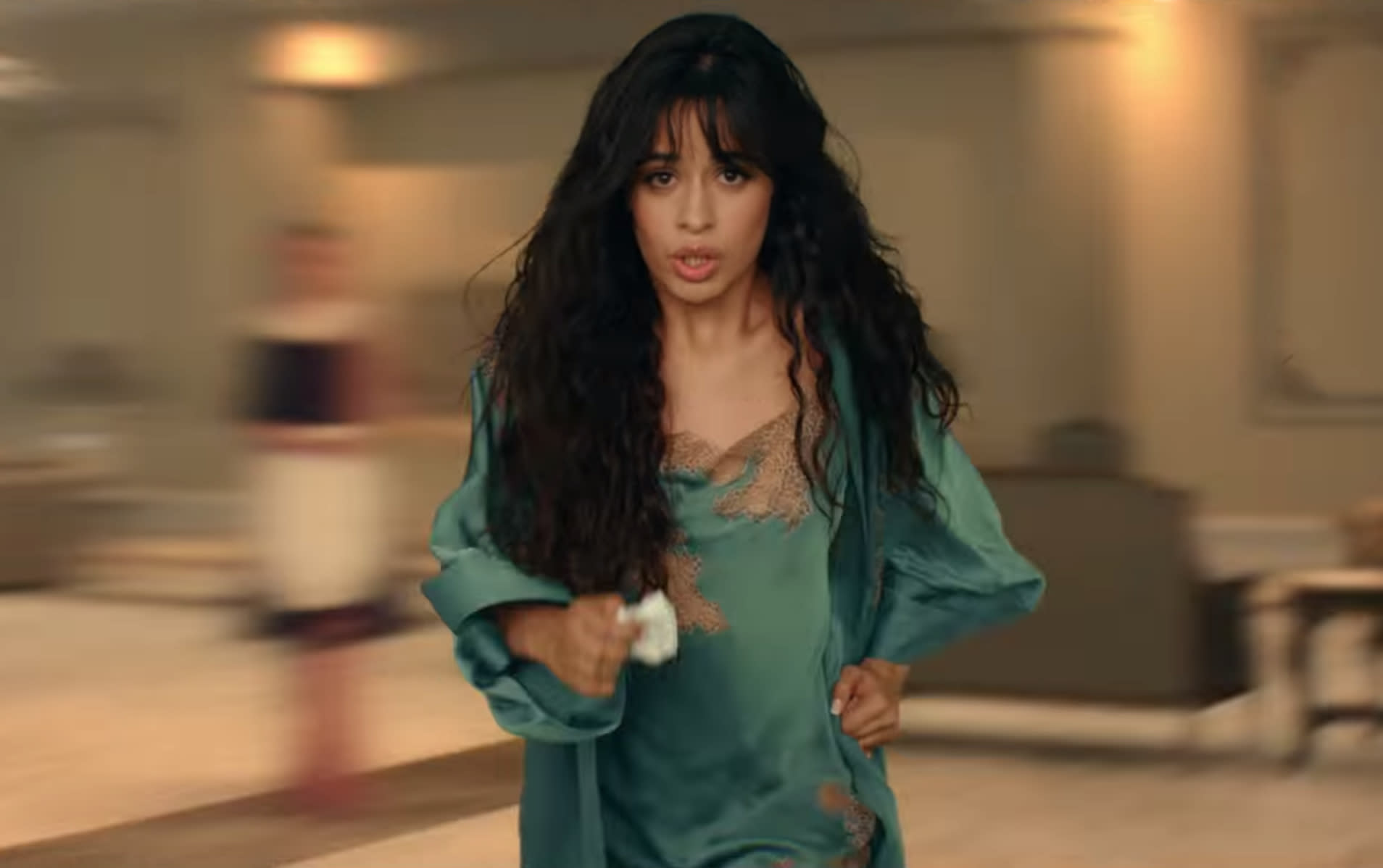 See Camila Cabello Humorously Relive Nightmare in New ‘Liar’ Video1908 x 1198