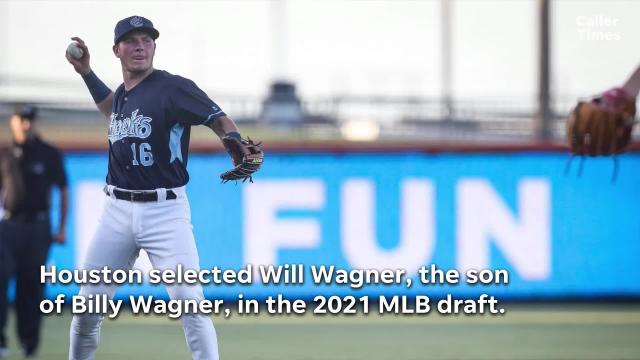 Hooks' Will Wagner follows in father's footsteps
