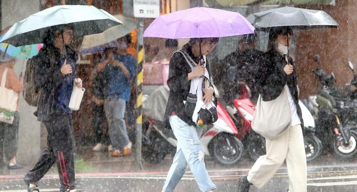 6縣市大雨特報 2地防大雷雨