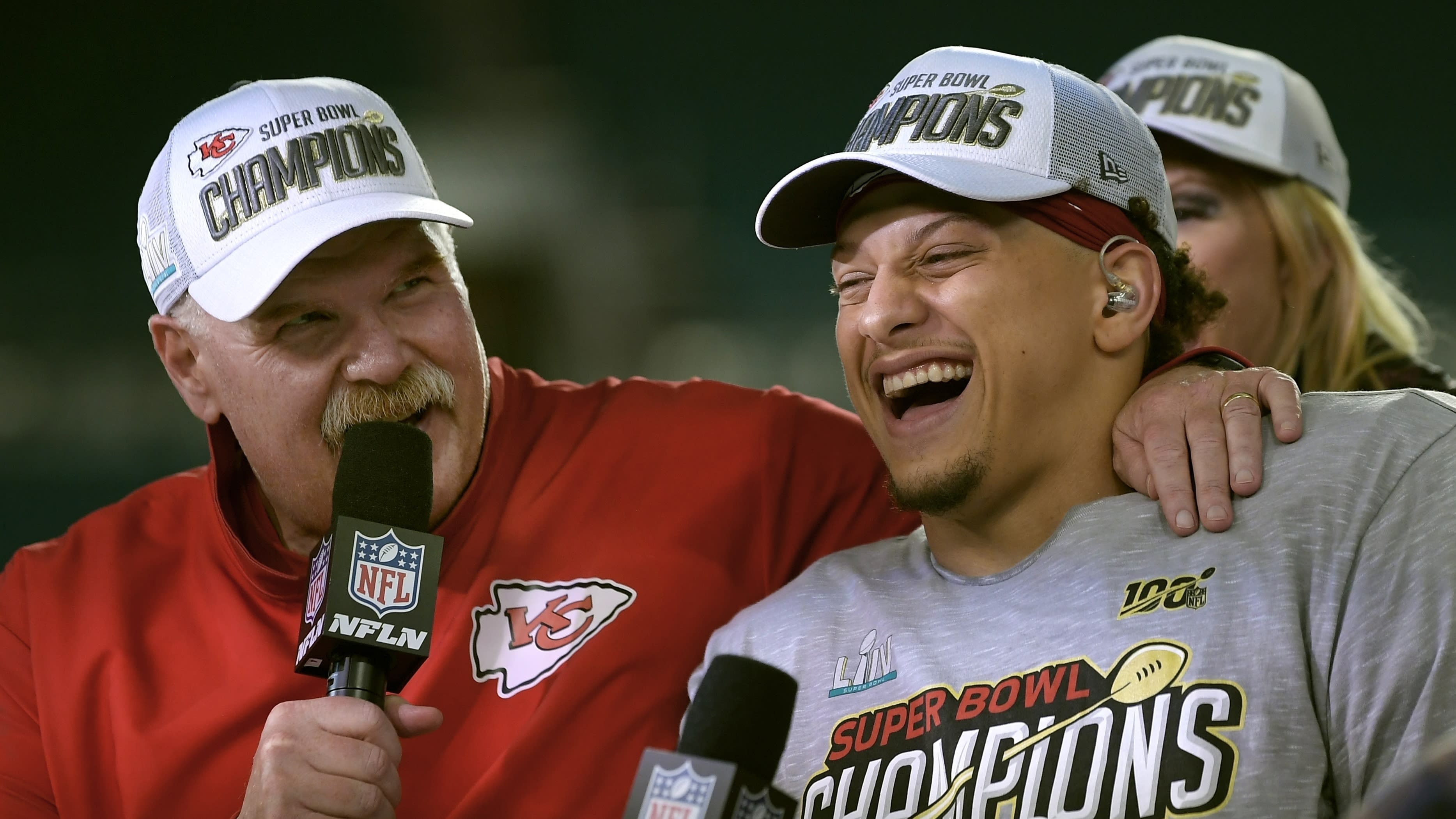 Super Bowl 2020: Chiefs players wear shirts in honor of Andy Reid upon  arriving in Miami 