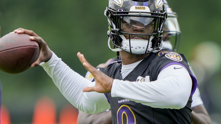 Lamar Jackson praised for 'powerful' speech by ex-NFL quarterback