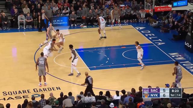 Domantas Sabonis with a dunk vs the New York Knicks