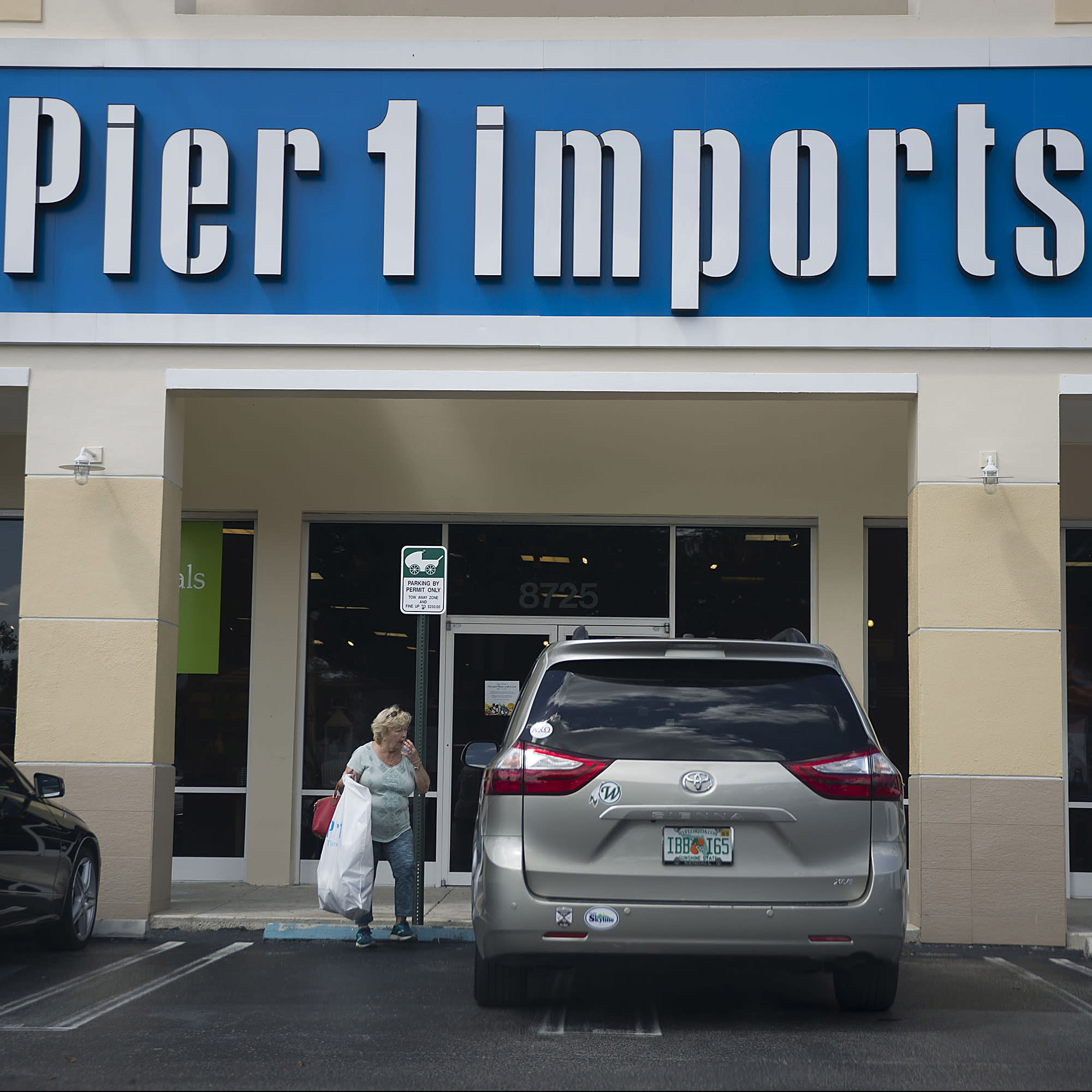 Pier 1 Imports Files For Bankruptcy Plans To Sell Company   E5c94099385069b3f443bb20b1137b1a