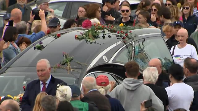 Like the funeral of a good friend': Fans say farewell to Globe Life Park at  Rangers' final game