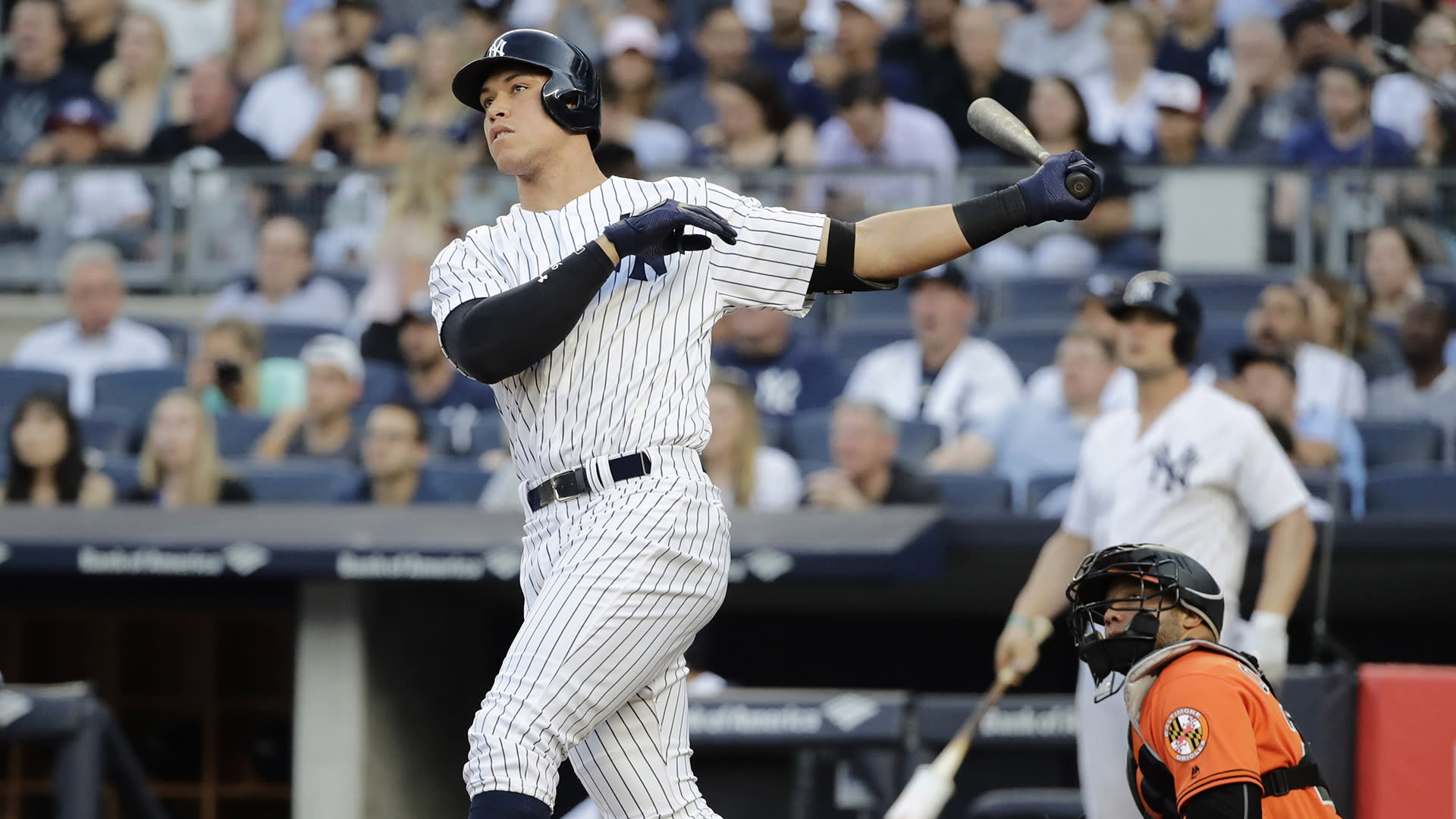 Yankees' Brett Gardner has to end his bat antics