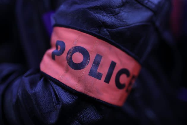 Appel menaçant à un commissariat de Vanves, une femme et ses trois enfants interpellés - Yahoo Actualités