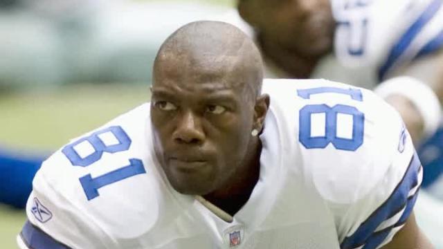 Hall of Fame WR Terrell Owens posts video of running a 4.43 40-yard-dash on Monday