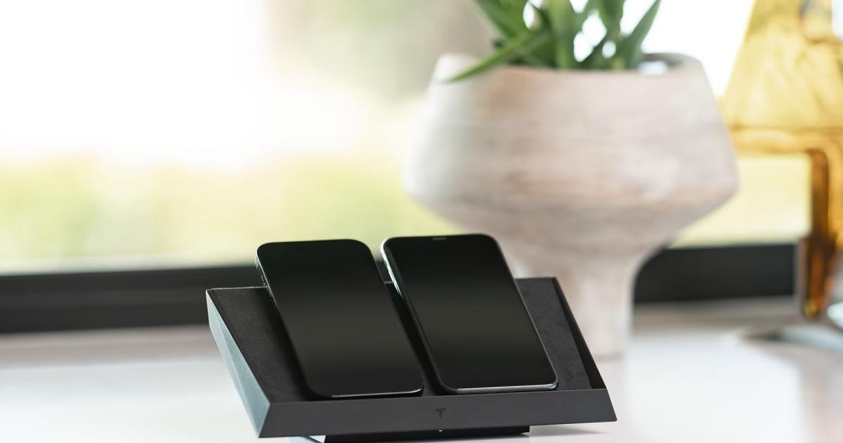 Het Tesla Wireless Charging Dock is goed gemaakt en duur