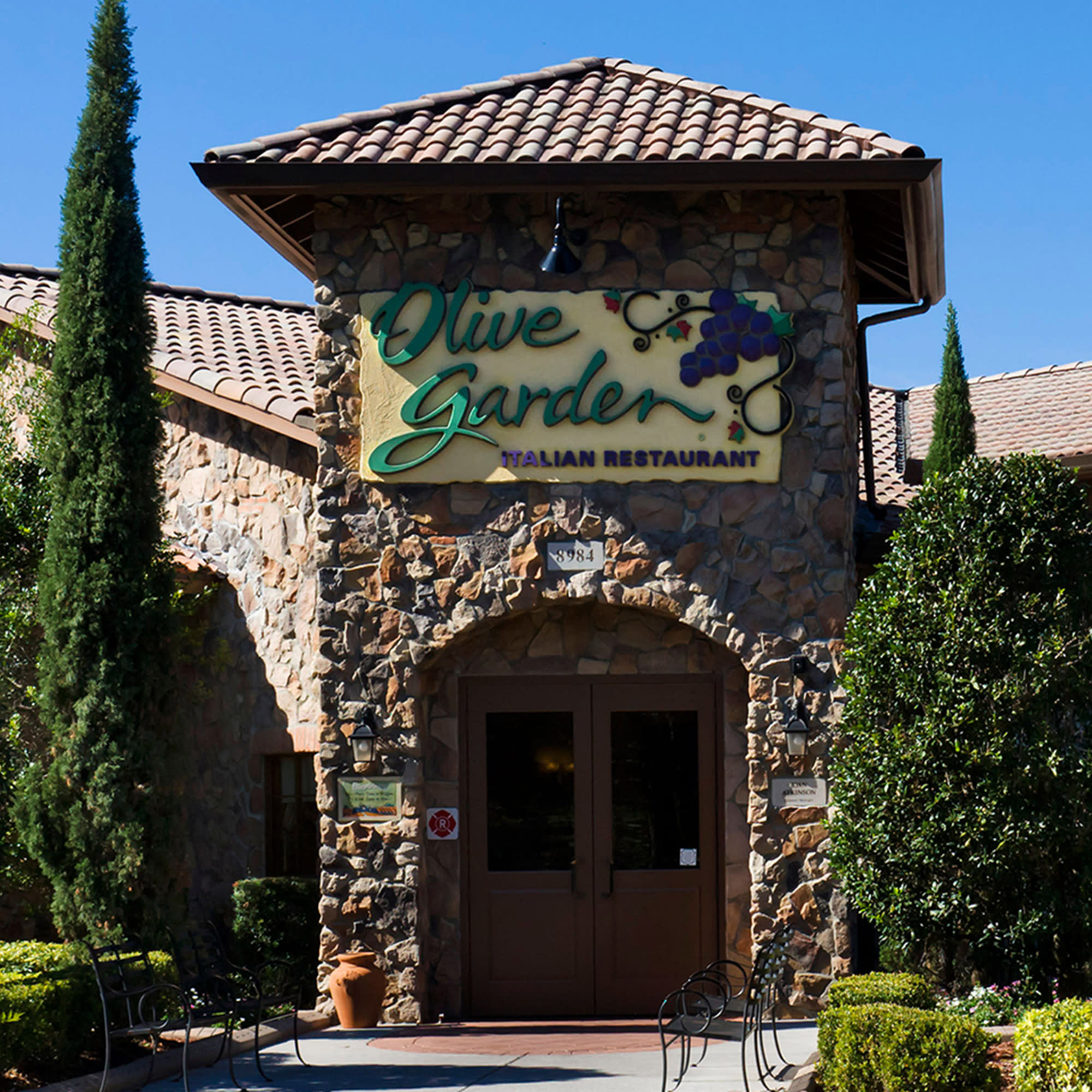 Olive Garden Manager Fired After Complying With Racist