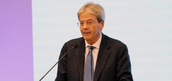 Gentiloni: "Recuperati 900mila posti di lavoro in 3 anni"