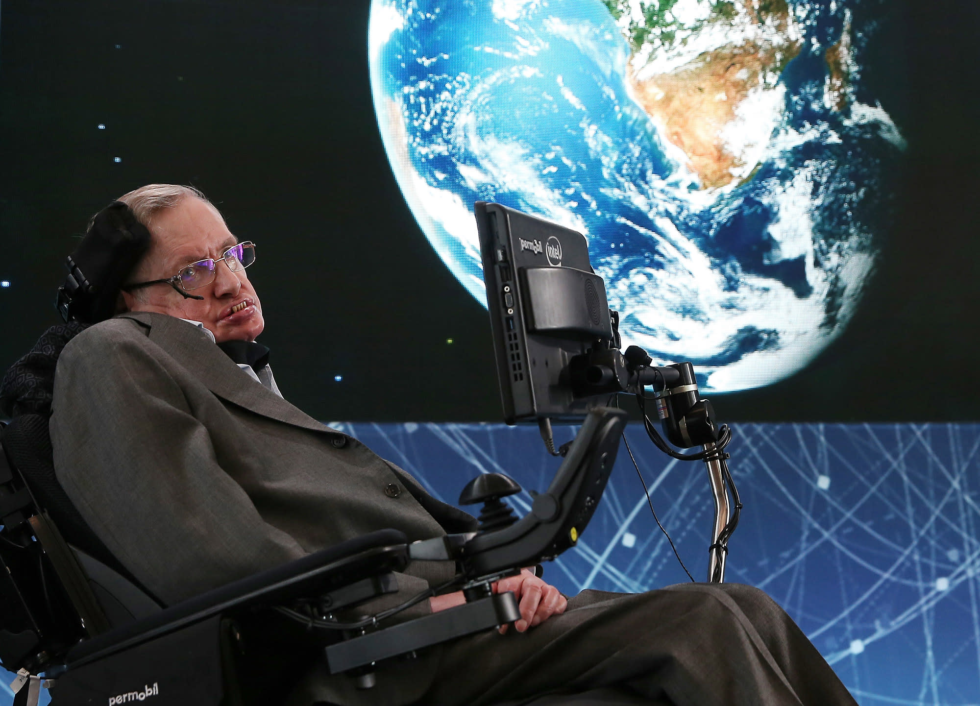 5 Ways Stephen Hawking Predicted The End Of Mankind 5299