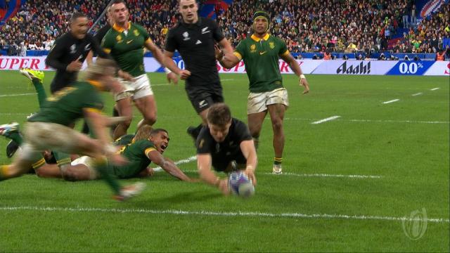 All Blacks draw within one point with try v. RSA