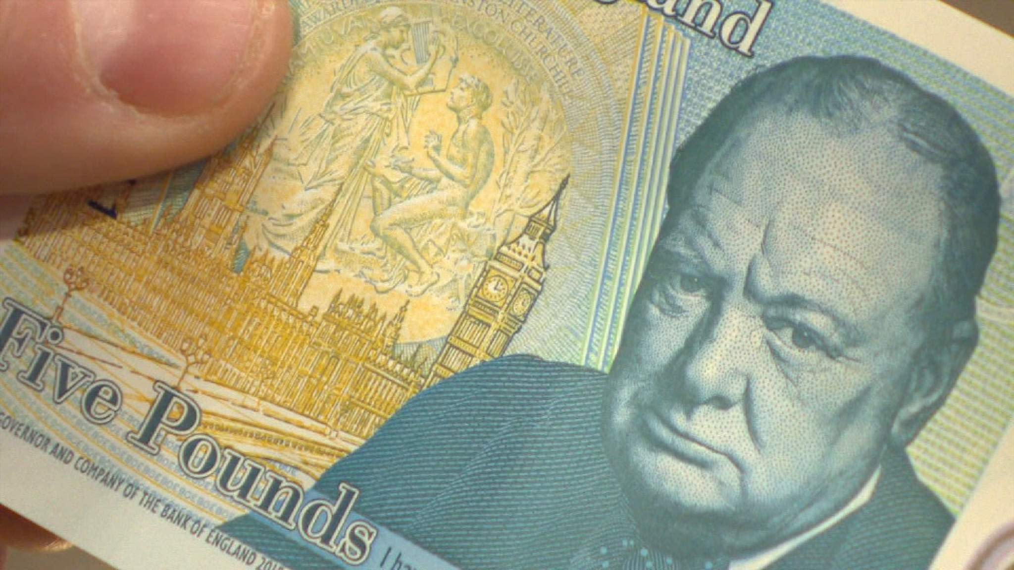 The five pound note or fiver. Пятифунтовая купюра. Пятифунтовая банкнота Англии. На обороте пятифунтовой банкноты изображен портрет. Кто изображен на пятифунтовой банкноте.