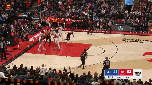 Jakob Poeltl with a 2-pointer vs the Detroit Pistons