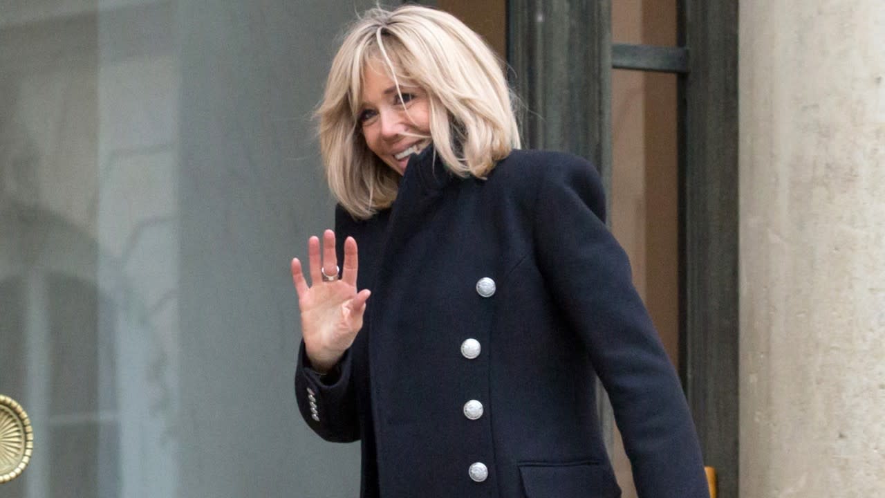 Brigitte Macron : retour sur ses plus beaux manteaux - Femme Actuelle