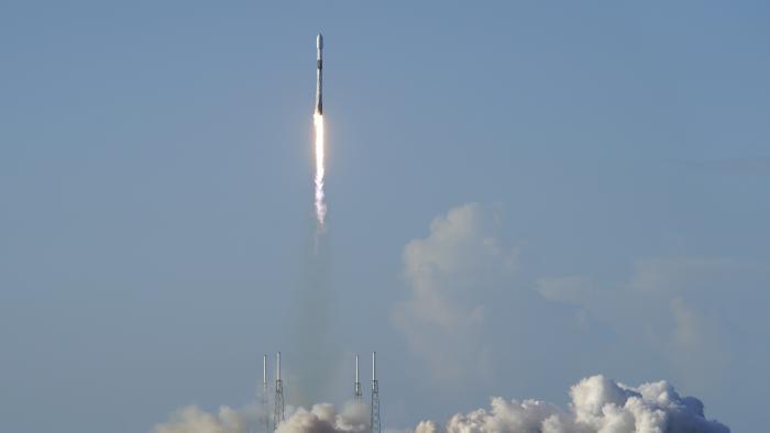 A SpaceX Falcon 9 rocket, with the Korea Pathfinder Lunar Orbiter, or KPLO, lifts off from launch complex 40 at the Cape Canaveral Space Force Station in Cape Canaveral, Fla., Thursday, Aug. 4, 2022. South Korea joined the stampede to the moon Thursday with the launch of a lunar orbiter that will scout out future landing spots. (AP Photo/John Raoux)