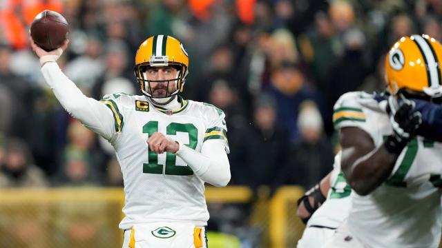 CeeDee Lamb Confused Why His Untucked Jersey Fine Is more Than Aaron  Rodgers' Fine For Breaking COVID-19 Protocols - Daily Snark