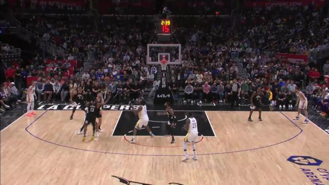 Kawhi Leonard with an alley oop vs the Golden State Warriors