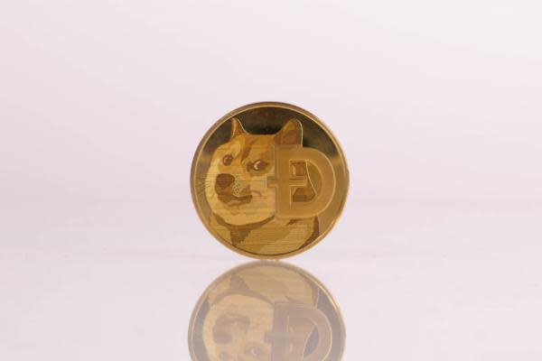 Elon Musk asks ‘biggest dogecoin holders’ to sell most of their coins
