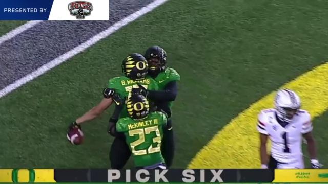 Highlights: No. 3 Oregon football begins conference play with 41-19 victory against Arizona to remain undefeated