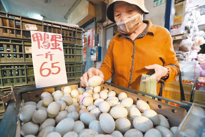 Re: [新聞] 陳吉仲與蛋農溝通 雲林養雞協會理事長：2