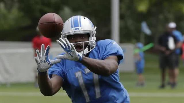 Lions release WR Keshawn Martin and TE Tim Wright