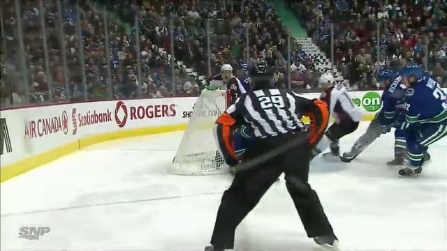 Roberto Luongo robs Mitchell of goal