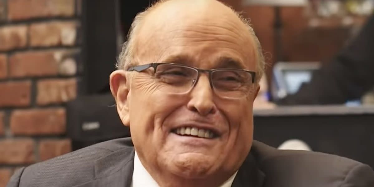 Rudy Giuliani Says ‘Genius’ Trump Threatened To Blow Up Putin’s ‘Gold Bubbles’