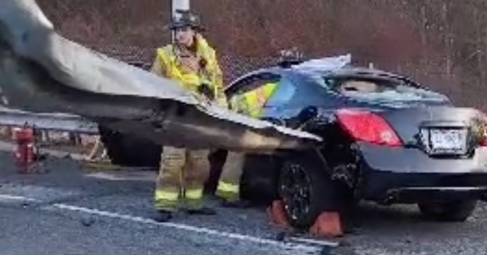 Connecticut car impaled by guardrail leaves only minor injuries