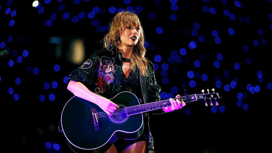BRISBANE, AUSTRALIA - NOVEMBER 06:  Taylor Swift performs at The Gabba on November 6, 2018 in Brisbane, Australia.  (Photo by Don Arnold/TAS18/Getty Images)