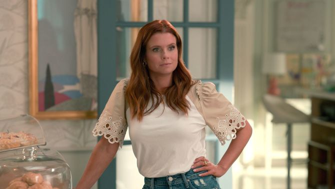 JoAnna Garcia Swisher Shares How Her Daughters Feel About Those Sweet  Magnolias Kissing Scenes