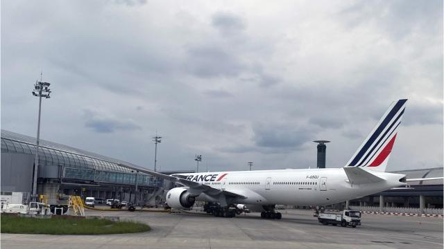 Air France Au Cœur De La Polemique Apres Avoir Refuse D Embarquer Un Bebe Malade
