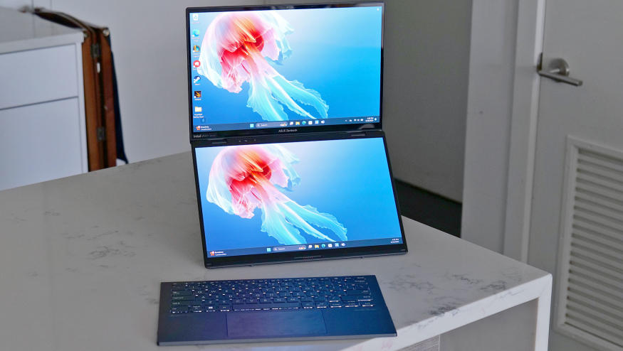 The centerpiece of the Zenbook Duo is a pair of gorgeous 14-inch OLED displays. 