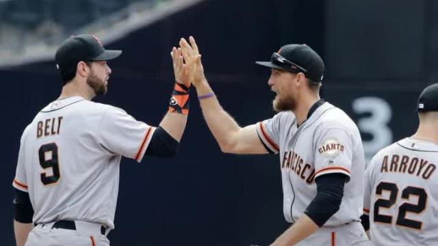 Giants rally in 9th, hold off Mets 6-5 to stop 5-game slide