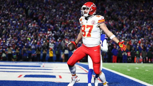 Kelce, KC reportedly agree to contract adjustment