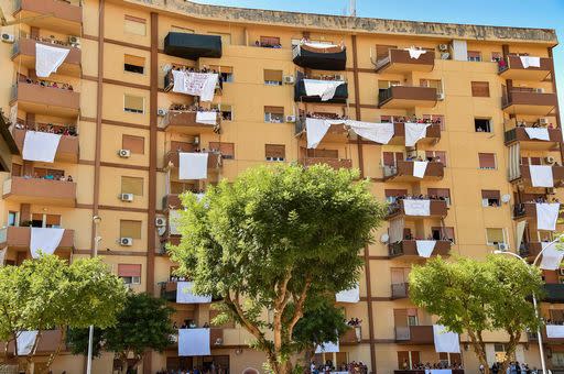 Papa Francesco a Brancaccio prega su luogo uccisione don Puglisi