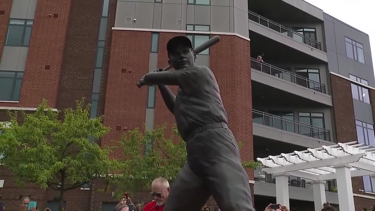 Cleveland baseball legend Rocky Colavito honored with statue in Little Italy