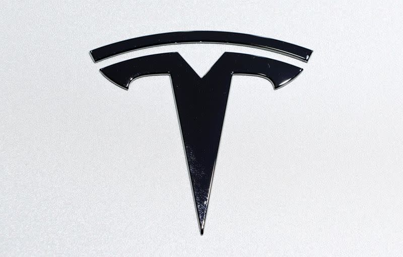 new-tesla-registrations-in-california-nearly-halve-in-fourth-quarter-data