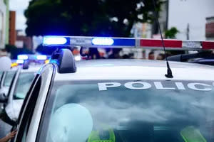 Un sergent de la police de Floride accusé d’avoir attrapé un officier par la gorge, ont déclaré des responsables