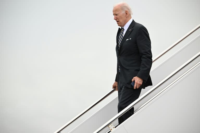 Biden goes to Uvalde, to soothe the suffering of a city traumatized by a massacre