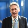 Brexit, Hammond: sarà come sulle montagne russe. Sterlina giù