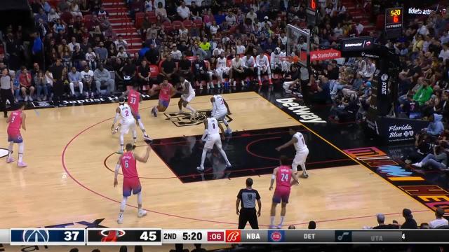 Jamal Cain with a dunk vs the Washington Wizards