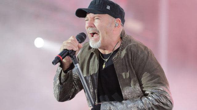 Vasco Rossi: la droga, il padre, il lager nazista e la ...