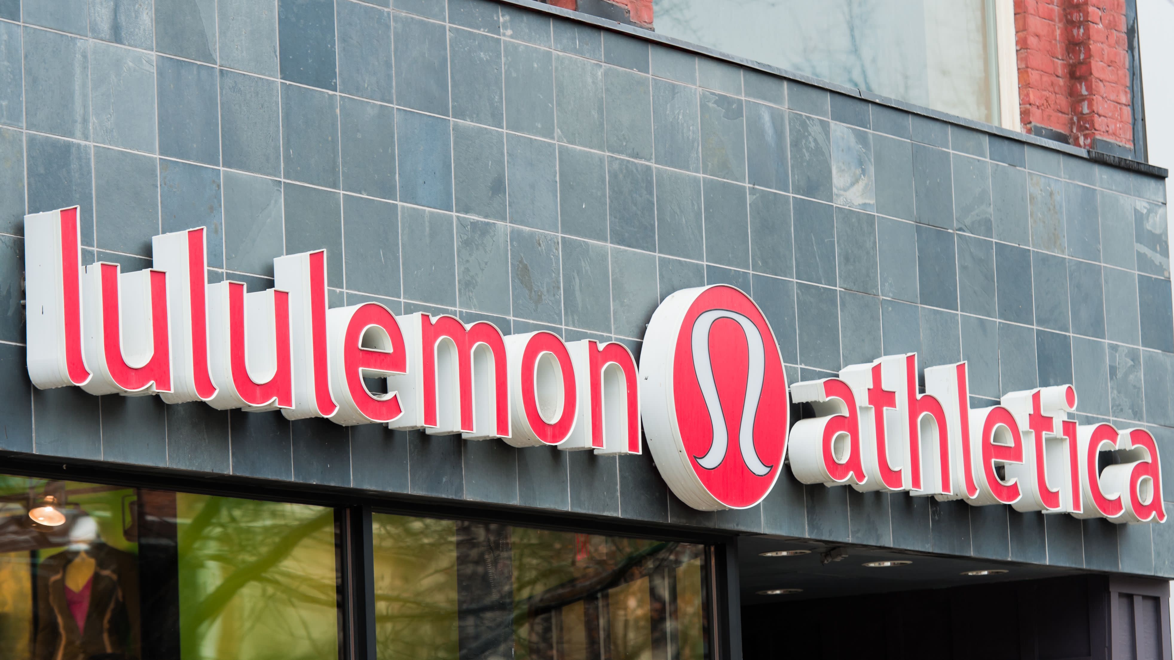 Lululemon Hosts First Major Sale in 3 Years Amid Pandemic