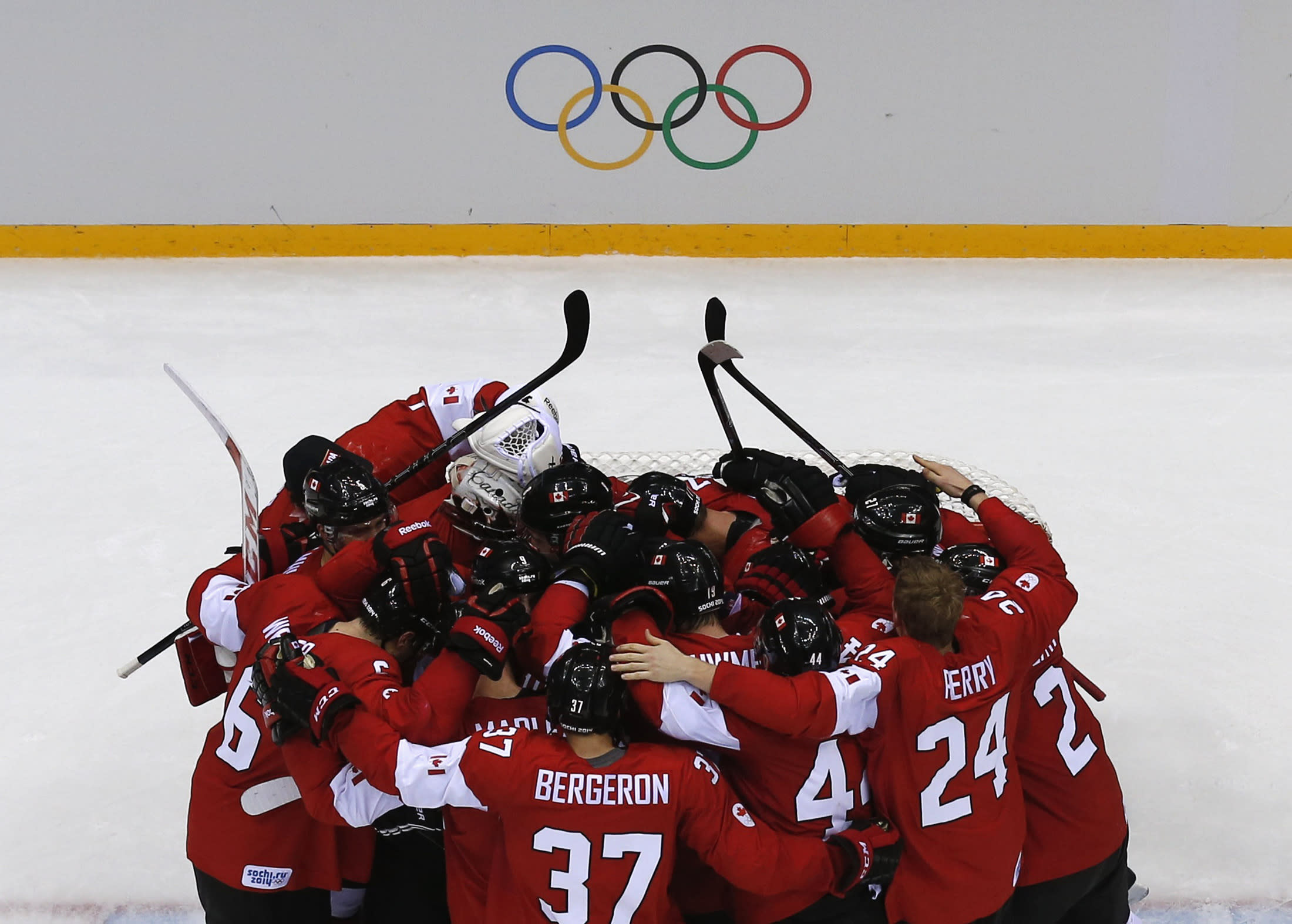Canada defeats Sweden to win backtoback Olympic gold in men's hockey