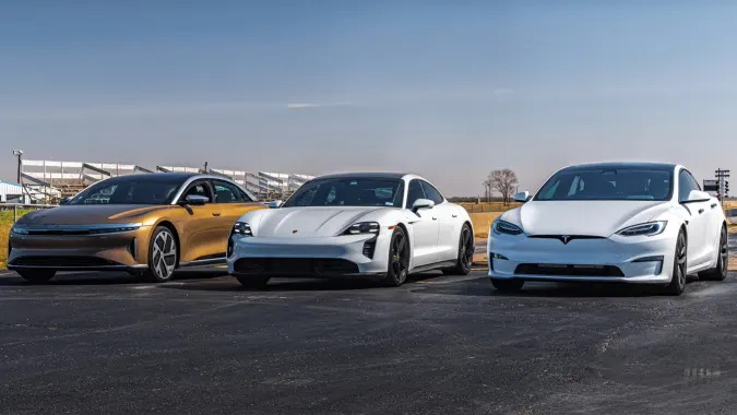 Lucid Air, Porsche Taycan and Tesla Model S in drag race